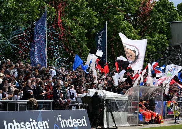 17.05.2026, xsltx, Fussball Google Pixel Frauen-Bundesliga, Eintracht Frankfurt - 1.FC Union Berlin v.l. Stimmungsvolle Kulisse am Brentanobad (DFL DFB REGULATIONS PROHIBIT ANY USE OF PHOTOGRAPHS as IMAGE SEQUENCES and or QUASI-VIDEO)