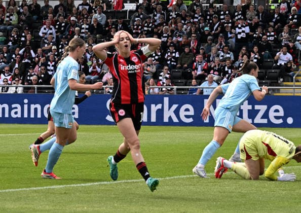 17.05.2026, xsltx, Fussball Google Pixel Frauen-Bundesliga, Eintracht Frankfurt - 1.FC Union Berlin v.l. Eine verzweifelte Laura Freigang (Eintracht Frankfurt) nach vergebener Chance (DFL DFB REGULATIONS PROHIBIT ANY USE OF PHOTOGRAPHS as IMAGE SEQUENCES and or QUASI-VIDEO)