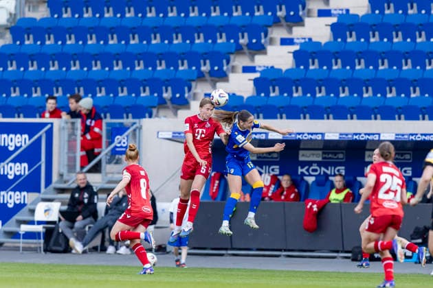 Google Pixel Frauen-Bundesliga: FC Carl Zeiss Jena vs. 1. FC Köln; Jena; 17.05.2026 Celina Degen ( 5; 1. FC Köln) gegen Rieke Tietz ( 17; FC Carl Zeiss Jena) Google Pixel Frauen-Bundesliga: FC Carl Zeiss Jena vs. 1. FC Köln; ad hoc arena im Ernst-Abbe-Sportfeld; 17.05.2026 DFB REGULATIONS PROHIBIT ANY USE OF PHOTOGRAPHS AS IMAGE SEQUENCES AND OR QUASI-VIDEO. Copyright: xBEAUTIFULxSPORTS Duehringx
