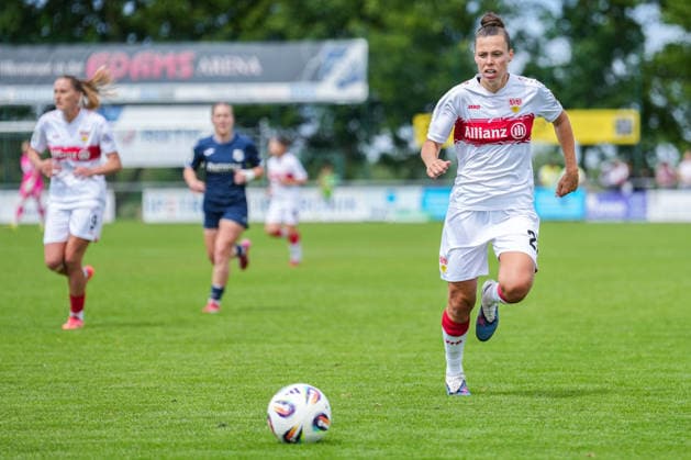 2. Frauen Bundesliga: SC Sand vs. VfB Stuttgart, 17.05.2026 Nicole Billa (VfB Stuttgart, 26) am Ball 2. Frauen Bundesliga: SC Sand vs. VfB Stuttgart, Adams Arena SC Sand, 17.05.2026 DFB DFL REGULATIONS PROHIBIT ANY USE OF PHOTOGRAPHS AS IMAGE SEQUENCES AND OR QUASI-VIDEO. Copyright: xBEAUTIFULxSPORTS Boscox