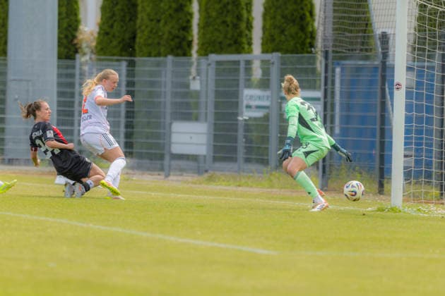 Ingolstadt, Deutschland 17. Mai 2026: 2. Frauen-Bundesliga - 2025 2026 - Sp. 26 - FC Ingolstadt 04 gegen FC Bayern München II Im Bild: v.li. Torschützin Stefanie Reischmann (FCI) macht das Tor zum 1:9 Audi Sportpark Bayern Copyright: xFotostandx xSchäferx