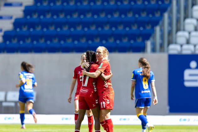 Google Pixel Frauen-Bundesliga: FC Carl Zeiss Jena vs. 1. FC Köln; Jena; 17.05.2026 Jubel, Pauline Bremer ( 11; 1. FC Köln) (rechts) und Lydia Andrade ( 17; 1. FC Köln) (links) Google Pixel Frauen-Bundesliga: FC Carl Zeiss Jena vs. 1. FC Köln; ad hoc arena im Ernst-Abbe-Sportfeld; 17.05.2026 DFB REGULATIONS PROHIBIT ANY USE OF PHOTOGRAPHS AS IMAGE SEQUENCES AND OR QUASI-VIDEO. Copyright: xBEAUTIFULxSPORTS Duehringx