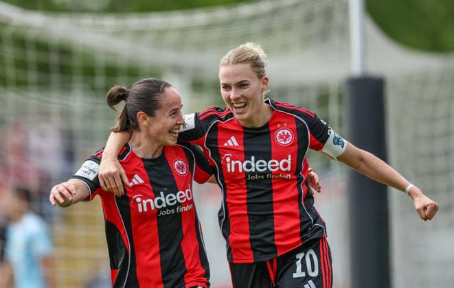 GER, Frankfurt, Eintracht Frankfurt vs Union Berlin, Google Pixel Bundesliga, Fussball, DFB, Spielzeit 2025 2026, Stadion am Brentanobad, 26. Spieltag im Bild: Geraldine Reuteler (Eintracht Frankfurt Frauen 14), Laura Freigang (Eintracht Frankfurt Frauen 10), Tor, Jubel und Freude, Emotionen, 2:2 DFB DFL REGULATIONS PROHIBIT ANY USE OF PHOTOGRAPHS AS IMAGE SEQUENCES AND OR QUASI-VIDEO, 17.05.2026 Copyright: HMBxMedia HendrikxHamelau