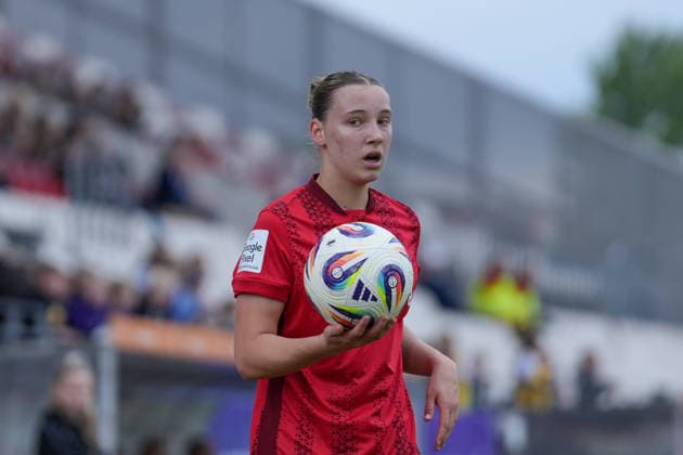 Zoe Schick (SC Freiburg, 35) , Deutschland, Fussball, GooglePixel Frauen-Bundesliga, 26.Spieltag, 2025 2026, SGS Essen vs. SC Freiburg, 17.05.2026, Stadion an der Hafenstraße, Essen Essen Stadion an der Hafenstraße Nordrhein-Westfalen Deutschland Copyright: xArnexAmbergx