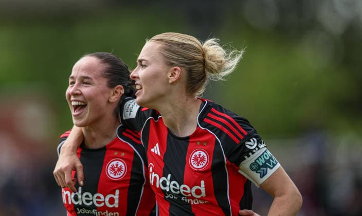GER, Frankfurt, Eintracht Frankfurt vs Union Berlin, Google Pixel Bundesliga, Fussball, DFB, Spielzeit 2025 2026, Stadion am Brentanobad, 26. Spieltag im Bild: Geraldine Reuteler (Eintracht Frankfurt Frauen 14), Laura Freigang (Eintracht Frankfurt Frauen 10), Tor, Jubel und Freude, Emotionen, 2:2 DFB DFL REGULATIONS PROHIBIT ANY USE OF PHOTOGRAPHS AS IMAGE SEQUENCES AND OR QUASI-VIDEO, 17.05.2026 Copyright: HMBxMedia HendrikxHamelau