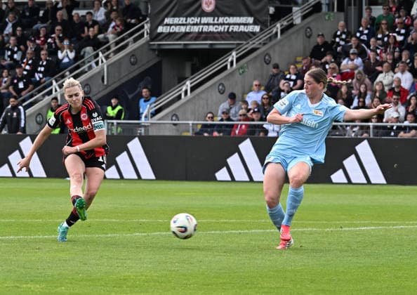 17.05.2026, xsltx, Fussball Google Pixel Frauen-Bundesliga, Eintracht Frankfurt - 1.FC Union Berlin v.l. Laura Freigang (Eintracht Frankfurt) trifft zum 1:2 (DFL DFB REGULATIONS PROHIBIT ANY USE OF PHOTOGRAPHS as IMAGE SEQUENCES and or QUASI-VIDEO)