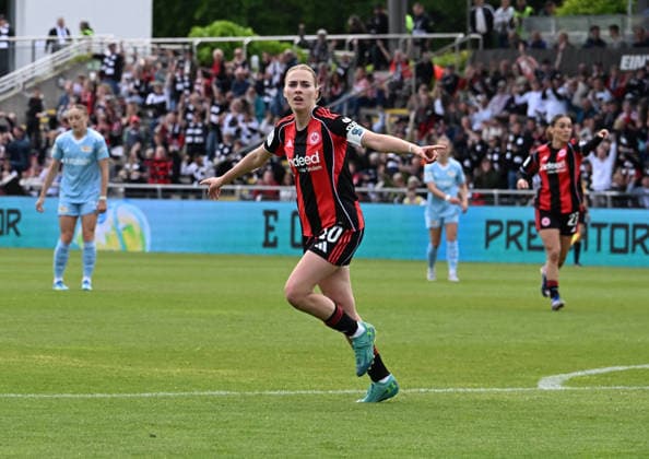 17.05.2026, xsltx, Fussball Google Pixel Frauen-Bundesliga, Eintracht Frankfurt - 1.FC Union Berlin v.l. Laura Freigang (Eintracht Frankfurt) trifft zum 1:2 und jubelt (DFL DFB REGULATIONS PROHIBIT ANY USE OF PHOTOGRAPHS as IMAGE SEQUENCES and or QUASI-VIDEO)
