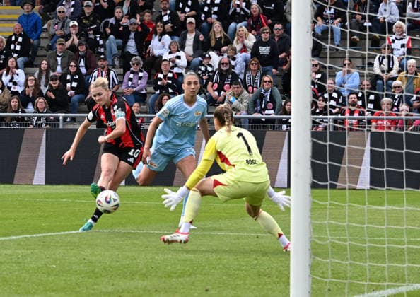 17.05.2026, xsltx, Fussball Google Pixel Frauen-Bundesliga, Eintracht Frankfurt - 1.FC Union Berlin v.l. Laura Freigang (Eintracht Frankfurt) trifft zum 2:2 (DFL DFB REGULATIONS PROHIBIT ANY USE OF PHOTOGRAPHS as IMAGE SEQUENCES and or QUASI-VIDEO)