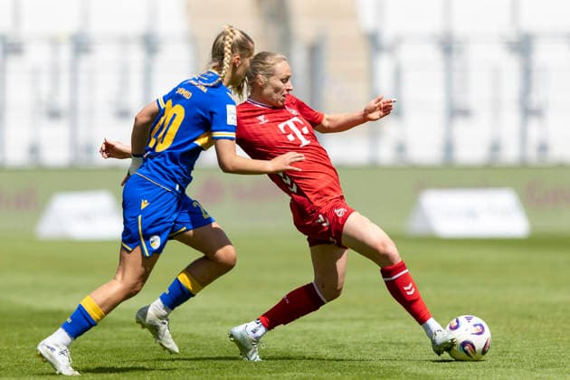 Google Pixel Frauen-Bundesliga: FC Carl Zeiss Jena vs. 1. FC Köln; Jena; 17.05.2026 Steffi Schmid ( 20; FC Carl Zeiss Jena) gegen Pauline Bremer ( 11; 1. FC Köln) Google Pixel Frauen-Bundesliga: FC Carl Zeiss Jena vs. 1. FC Köln; ad hoc arena im Ernst-Abbe-Sportfeld; 17.05.2026 DFB REGULATIONS PROHIBIT ANY USE OF PHOTOGRAPHS AS IMAGE SEQUENCES AND OR QUASI-VIDEO. Copyright: xBEAUTIFULxSPORTS Duehringx