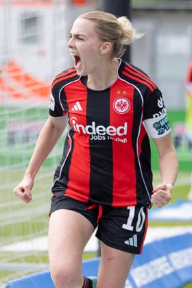 Google Pixel Frauen Bundesliga: Eintracht Frankfurt - 1. FC Union Berlin, 17.05.2026 Laura Freigang (Eintracht Frankfurt 10) feiert bejubelt ihr Tor zum Ausgleich 2:2, Freisteller, Portrait Porträt, Eintracht Frankfurt - 1. FC Union Berlin, Frankfurt, Stadion am Brentanobad, 17.5.2026 Copyright: xBEAUTIFULxSPORTS Gawlikx