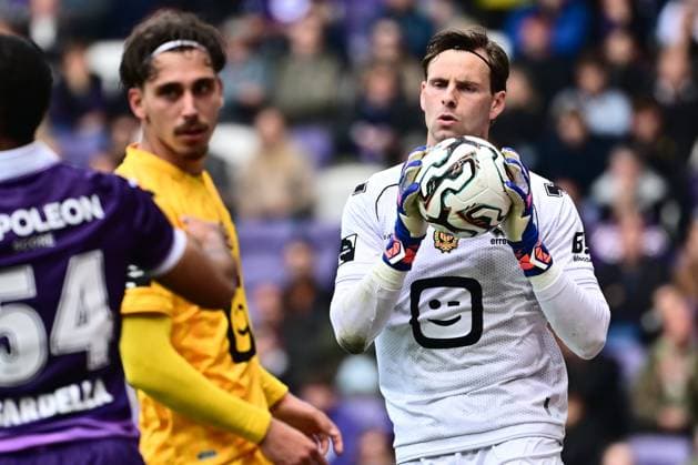RSC Anderlecht v KV Mechelen - Jupiler Pro League Champions Play-Off ANDERLECHT, BELGIUM - MAY 17 : De Wolf Ortwin goalkeeper of KV Mechelen in action during the Jupiler Pro League Champions Play-Off match between RSC Anderlecht and KV Mechelen on May 17, 2026 in Anderlecht, Belgium, 17 05 2026 Anderlecht Belgium  Copyright: xPeterxDexVoechtx