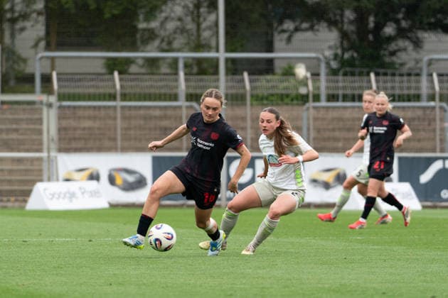 LEVERKUSEN, GERMANY - MAY 17: Sofie Zdebel (16 Bayer 04 Leverkusen) in action during the Google Pixel Frauen-Bundesliga match between Bayer 04 Leverkusen and SV Werder Bremen at Ulrich-Haberland-Stadion on May 17, 2026 in Leverkusen, Germany. (Photo by Qianru Zhang Press Photo) Copyright: xQianruxZhang SPPx Sportspressphoto_SPR148594