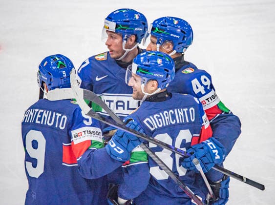 May 17, 2026, Lausanne, Friborg, Switzerland: Lausanne Switzerland, 05 17 2026:The Team Italy celebrates his goal during IIHF 2026 Ice hockey, Eishockey World Championship, WM, Weltmeisterschaft Switzerland (International Ice Hockey Federation), between Italy and Slovakia which counts towards Group B and took place at the BCF Arena at Lausanne in Switzerland. Slovakia won 4-1. Lausanne Switzerland - ZUMAd206 20260517_zip_d206_026 Copyright: xEricxDubostx