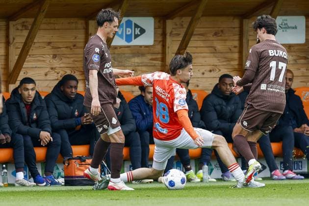VOLENDAM , 17-05-2026 , Kras Stadium , season 2025 2026 , Dutch Eredivisie football , match between FC Volendam and Telstar , picture shows FC Volendam player Nordin Bukala and Telstar player Nils Rossen Volendam - Telstar  x203758749x Copyright: