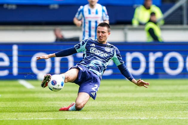 2026-05-17 SC Heerenveen v AFC Ajax - Dutch Vriendenloterij Eredivisie HEERENVEEN, NETHERLANDS - MAY 17: Steven Berghuis of Ajax during the Dutch Vriendenloterij Eredivisie match between SC Heerenveen and AFC Ajax at Abe Lenstra Stadion on May 17, 2026 in Heerenveen, Netherlands. Heerenveen Abe Lenstra Stadion Netherlands Content not available for redistribution in The Netherlands directly or indirectly through any third parties. Copyright: xAndrexWeeningx