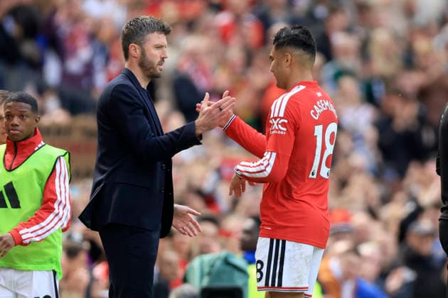 Manchester United, ManU v Nottingham Forest - Premier League Casemiro of Manchester United shakes hands with Michael Carrick, Manager of Manchester United when he leaves the field during the Premier League match between Manchester United and Nottingham Forest at Old Trafford on May 17, 2026 in Manchester, England. WARNING! This Photograph May Only Be Used For Newspaper And Or Magazine Editorial Purposes. May Not Be Used For Publications Involving 1 player, 1 Club Or 1 Competition Without Written Authorisation From Football DataCo Ltd. For Any Queries, Please Contact Football DataCo Ltd on +44 (0) 207 864 9121 Manchester Old Trafford England United Kingdom Copyright: xAllstarxPicturexLibraryxLtdx