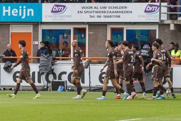 VOLENDAM , 17-05-2026 , KRAS Stadium , season 2025 2026 , Dutch , eredivisie , match between FC Volendam and Telstar , picture shows, Telstar player Danny Bakker scores the 1-1 and celebrates Volendam - Telstar  x203758794x Copyright:
