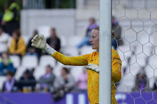 Rebecca Adamczyk (SC Freiburg, 33) , Deutschland, Fussball, GooglePixel Frauen-Bundesliga, 26.Spieltag, 2025 2026, SGS Essen vs. SC Freiburg, 17.05.2026, Stadion an der Hafenstraße, Essen Essen Stadion an der Hafenstraße Nordrhein-Westfalen Deutschland Copyright: xArnexAmbergx