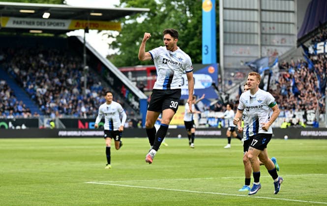 17.05.2026, xfux, Fussball 2.Bundesliga, SV Darmstadt 98 - SC Paderborn 07 v.l. Torschuetze Torschütze Stefano Marino (SC Paderborn) Torjubel, Jubel, Goal celebration, celebrate the goal zum 0:1 jubelnd bejubelt jubelt jubeln Jubel, Laurin Curda (SC Paderborn) (DFL DFB REGULATIONS PROHIBIT ANY USE OF PHOTOGRAPHS as IMAGE SEQUENCES and or QUASI-VIDEO) Darmstadt