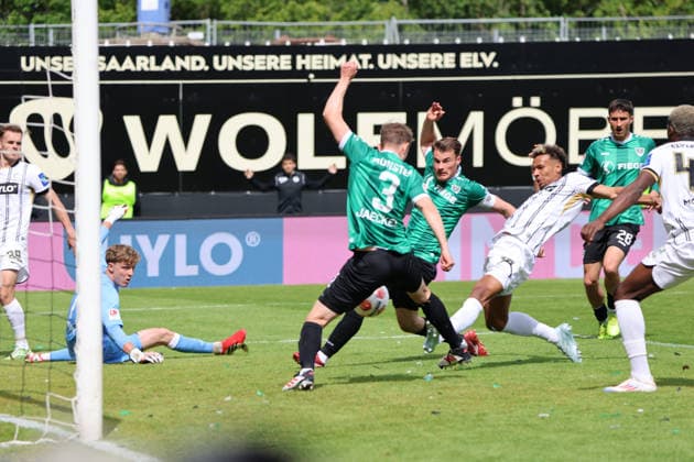 17.05.2026, Fussball, Herren, 2. Bundesliga, Saison 2025 2026, SV 07 Elversberg SC Preußen Münster, Torschuss zum 1:0, Torschütze: Bambase Conte (SV 07 Elversberg) Elversberg Ursapharm-Arena an der Kaiserlinde Saarland Deutschland (DEU) Copyright: xSebastianxBachx
