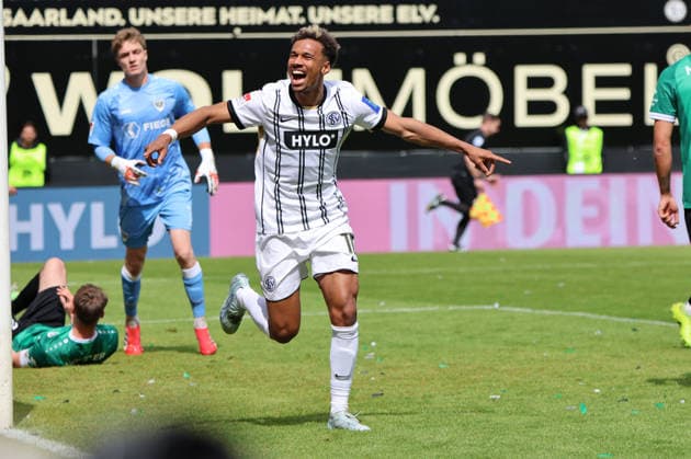 17.05.2026, Fussball, Herren, 2. Bundesliga, Saison 2025 2026, SV 07 Elversberg SC Preußen Münster, Torjubel zum 1:0, Torschütze: Bambase Conte (SV 07 Elversberg) Elversberg Ursapharm-Arena an der Kaiserlinde Saarland Deutschland (DEU) Copyright: xSebastianxBachx