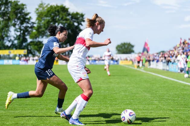 2. Frauen Bundesliga: SC Sand vs. VfB Stuttgart, 17.05.2026 Zweikampf zwischen Maria Almasri (SC Sand, 19) und Maximiliane Rall (VfB Stuttgart, 8) 2. Frauen Bundesliga: SC Sand vs. VfB Stuttgart, Adams Arena SC Sand, 17.05.2026 DFB DFL REGULATIONS PROHIBIT ANY USE OF PHOTOGRAPHS AS IMAGE SEQUENCES AND OR QUASI-VIDEO. Copyright: xBEAUTIFULxSPORTS Boscox