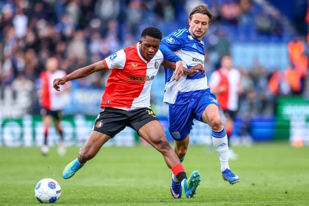 2026-05-17 PEC Zwolle v Feyenoord - Dutch Eredivisie ZWOLLE, NETHERLANDS - MAY 17: Givairo Read of Feyenoord is challenged by Odysseus Velanas of PEC Zwolle during the Dutch Eredivisie match between PEC Zwolle and Feyenoord at MAC3Park on May 17, 2026 in Zwolle, Netherlands. Zwolle MAC3Park Netherlands Content not available for redistribution in The Netherlands directly or indirectly through any third parties. Copyright: xPieterxvanxderxWoudex
