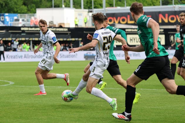 17.05.2026, Fussball, Herren, 2. Bundesliga, Saison 2025 2026, SV 07 Elversberg SC Preußen Münster, Tom Zimmerschied (SV 07 Elversberg), Lasse Günther (SV 07 Elversberg), Yassine Bouchama (SC Preußen Münster) Elversberg Ursapharm-Arena an der Kaiserlinde Saarland Deutschland (DEU) Copyright: xSebastianxBachx