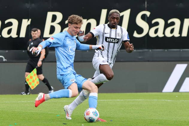 17.05.2026, Fussball, Herren, 2. Bundesliga, Saison 2025 2026, SV 07 Elversberg SC Preußen Münster, Johannes Schenk (SC Preußen Münster), David Mokwa (SV 07 Elversberg) Elversberg Ursapharm-Arena an der Kaiserlinde Saarland Deutschland (DEU) Copyright: xSebastianxBachx