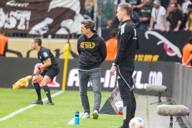 17.05.2026, xomx, Fussball 2.Bundesliga, Dynamo Dresden - Holstein Kiel v.l. Thomas Stamm (Dynamo Dresden Trainer) (DFL DFB REGULATIONS PROHIBIT ANY USE OF PHOTOGRAPHS as IMAGE SEQUENCES and or QUASI-VIDEO) Dresden