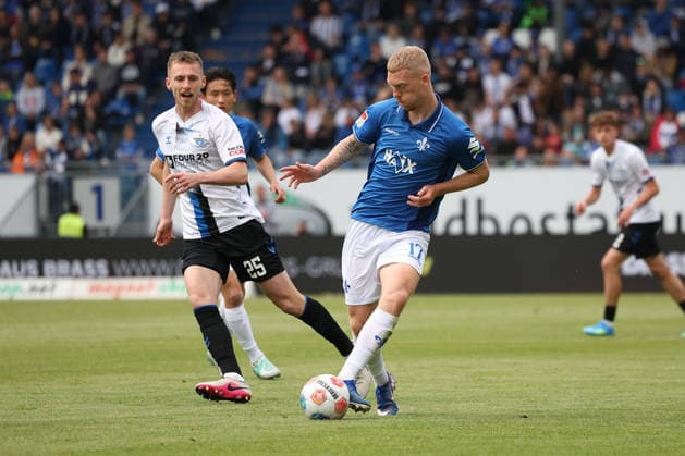 2026.05.17 xjfx 2.Bundesliga SV Darmstadt 98 - SC Paderborn v.l., Tjark Lasse Scheller (SC Paderborn), Kai Klefisch (SV Darmstadt 98), in aktion, in action, (DFL DFB REGULATIONS PROHIBIT ANY USE OF PHOTOGRAPHS as IMAGE SEQUENCES and or QUASI-VIDEO)