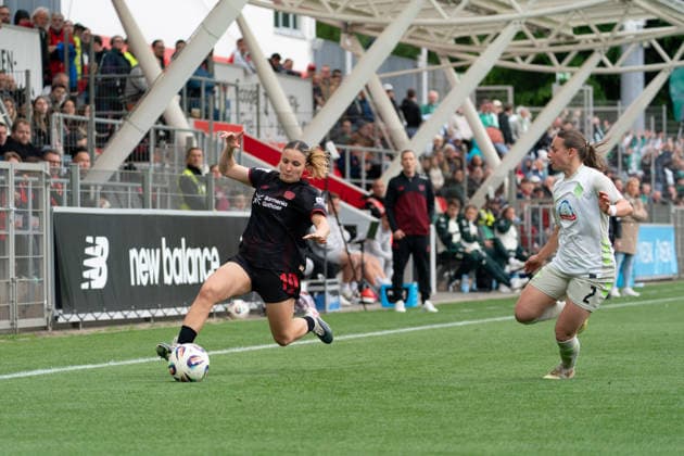 LEVERKUSEN, GERMANY - MAY 17: Estrella Merino Gonzalez (10 Bayer 04 Leverkusen) in action during the Google Pixel Frauen-Bundesliga match between Bayer 04 Leverkusen and SV Werder Bremen at Ulrich-Haberland-Stadion on May 17, 2026 in Leverkusen, Germany. (Photo by Qianru Zhang Press Photo) Copyright: xQianruxZhang SPPx Sportspressphoto_SPR148661