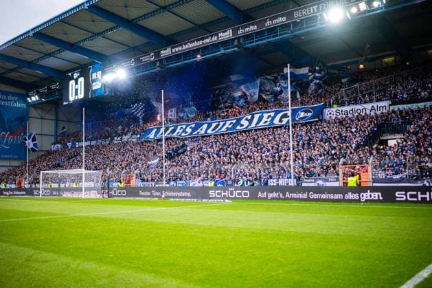 17.05.2026 - Fußball, 2025 2026, 2. Bundesliga, 34. Spieltag, DSC Arminia Bielefeld - Hertha BSC Berlin: Fans (Bielefeld) DFL REGULATIONS PROHIBIT ANY USE OF PHOTOGRAPHS AS IMAGE SEQUENCES AND OR QUASI-VIDEO.