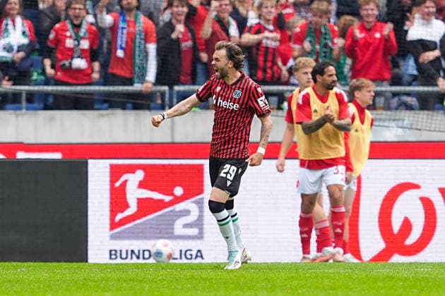 17.05.2026, xydrx, Herren, Fußball, 2.Bundesliga, Hannover 96 - 1.FC Nürnberg, Saison 2025 2026, Heinz von Heiden Arena: Torjubel nach dem Tor zum 1:1 für Hannover 96 durch Torschütze Kolja Oudenne (Hannover 96, 29) DFB regulations prohibit any use of photographs as image sequences and or quasi-video.