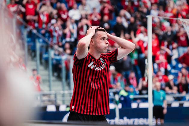 2. Bundesliga: Hannover 96 vs. 1. FC Nürnberg, 17.05.2026 Maik Nawrocki (Hannover 96, 6) verschlägt die Hände über den Kopf; Fußball, 2. Bundesliga, 34. Spieltag: Hannover 96 vs. 1. FC Nürnberg am 17.05.2026 in der Heinz von Heiden Arena, Hannover DFL REGULATIONS PROHIBIT ANY USE OF PHOTOGRAPHS AS IMAGE SEQUENCES AND OR QUASI-VIDEO.