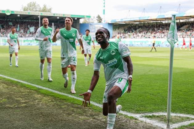 Noel Futkeu 9 (Spvgg Greuther Fuerth) feiert sein Tor zum 3:0, Emotion, Jubel, mit Vorbereiter Felix Klaus 30 (Spvgg Greuther Fuerth), SpVgg Greuther Fuerth vs. Fortuna Duesseldorf, Fussball, Maenner, 2. Bundesliga, DFL, Saison 2025 2026, 34. Spieltag, Rueckrunde, 17.05.2026 DFB regulations prohibit any use of photographs as image sequences and or quasi-video Fuerth Bayern Deutschland