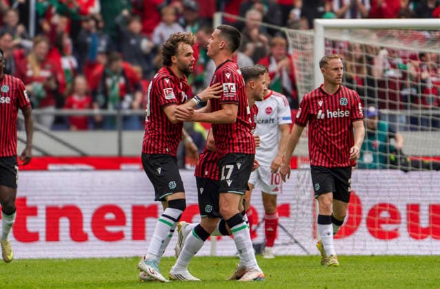 Deutschland: Fussball 2.Bundesliga 2025 2026, 34. Spieltag - Hannover 96 vs 1. FC Nürnberg - Heinz von Heiden Arena Stadion (Hannover): Tor und Torjubel zum Kolja Oudenne (Hannover 96, 29) Hannover