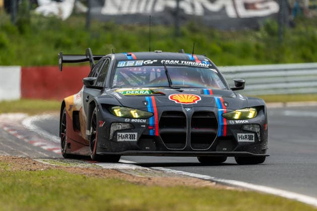 Der BMW M3 Touring 24h mit der Startnummer 81 vom Team BMW M Motorsport mit den Fahrern Jens Klingmann, Ugo de Wilde, Connor de Phillippi und Neil Verhagen fährt während des 24h Rennens auf der Nordschleife des Nürburgrings. Nürburg Rheinland-Pfalz Deutschland