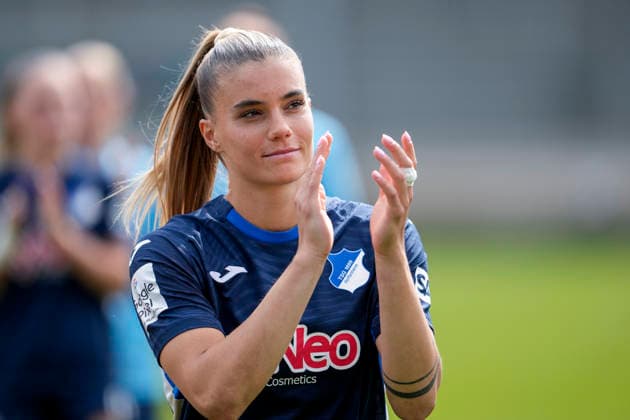 Selina Cerci (TSG, 29), Einzelbild, Einzelfoto, Aktion, Action, Spielerin, Spielerinnen der TSG 1899 Hoffenheim, bei ihrer Verabschiedung, Abschied vom Verein, Aktion, Action, 17.05.2026, Sinsheim (Hoffenheim) (Deutschland), Fussball, Google Pixel Frauen-Bundesliga, TSG 1899 Hoffenheim - RB Leipzig, DFB DFL REGULATIONS PROHIBIT ANY USE OF PHOTOGRAPHS AS IMAGE SEQUENCES AND OR QUASI-VIDEO.