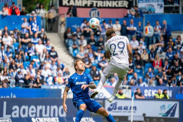 17.05.2026, xdaymx, Fussball 2.Bundesliga, Karlsruher SC - VfL Bochum, vl. Marcel Franke (Karlsruher SC) und Farid Alfa-Ruprecht (VfL Bochum) mit einem Kopfball (DFL DFB REGULATIONS PROHIBIT ANY USE OF PHOTOGRAPHS as IMAGE SEQUENCES and or QUASI-VIDEO) Karlsruhe