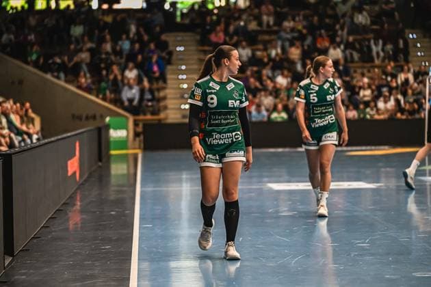 Szene mit Gianina Bianco (9; Frisch auf Göppingen Frauen) und Ann Kynast (5; Frisch auf Göppingen Frauen) in der EWS Arena Szene mit Gianina Bianco (9; Frisch auf Göppingen Frauen) und Ann Kynast (5; Frisch auf Göppingen Frauen)