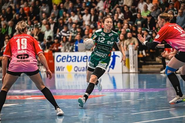Szene mit Haruno Sasaki (32; Frisch auf Göppingen Frauen) und Lea Gruber (19; SV Halle-Neustadt) Szene mit Haruno Sasaki (32; Frisch auf Göppingen Frauen) und Lea Gruber (19; SV Halle-Neustadt)