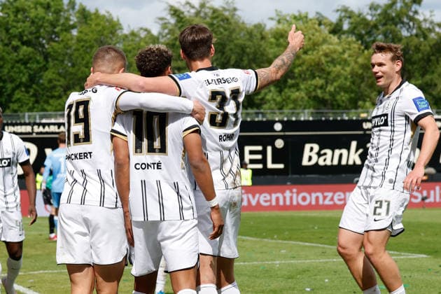 17.05.2026, xjrdrx, Fussball 2.Bundesliga, SV Elversberg - Preußen Münster v.l. Torjubel nach dem Tor zum celebrating the goal celebrate 1:0 durch Bambase Conte (SV Elversberg) (DFL DFB REGULATIONS PROHIBIT ANY USE OF PHOTOGRAPHS as IMAGE SEQUENCES and or QUASI-VIDEO) Elversberg