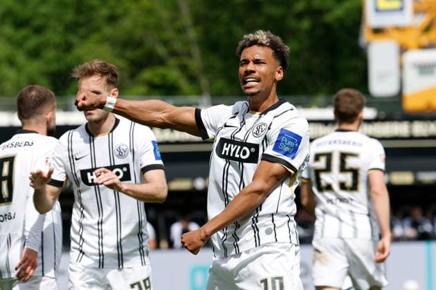 17.05.2026, xjrdrx, Fussball 2.Bundesliga, SV Elversberg - Preußen Münster v.l. Torjubel nach dem Tor zum celebrating the goal celebrate 1:0 durch Bambase Conte (SV Elversberg) (DFL DFB REGULATIONS PROHIBIT ANY USE OF PHOTOGRAPHS as IMAGE SEQUENCES and or QUASI-VIDEO) Elversberg