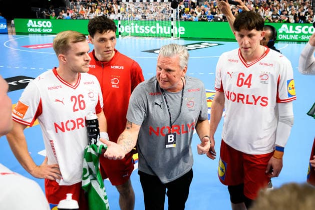 Koeln: Handball Laenderspiel - Deutschland - Daenemark Daenemarks Trainer Nikolaj Jacobsen in der Auszeit Koeln Lanxess Arena Deutschland