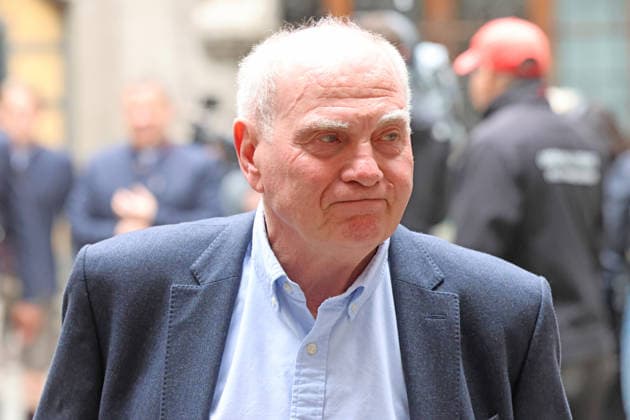 Ehrenpraesident, Ulrich, Uli Hoeneß, Portraet, Portrait, Marienplatz, 35. Meistertitel, Meisterfeier, Rathausbalkon, Rathaus, Meisterschale, wird präsentiert, Oberbürgermeister Dominik Krause, Fussball 1. BL FC Bayern München - 17.05.2026 Allianz Arena FOTO: Mladen Lackovic LakoPress