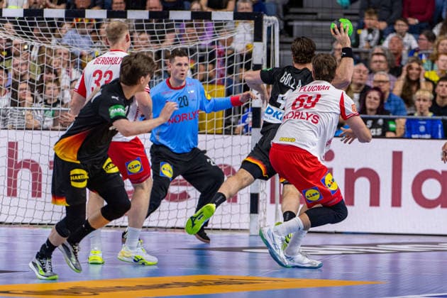 Mens Handball international match, Länderspiel, Nationalmannschaft Germany - Denmark. May 17, 2026 Emil Bergholt (Denmark, 33), Kevin Moller (Denmark, 20), Johannes Golla (Germany Deutschland, 4), Steven Plucnar (Denmark, 69), ; Mens Handball International Match, Germany - Denmark. May 17, 2026 Copyright: xBEAUTIFULxSPORTS Erlhofx