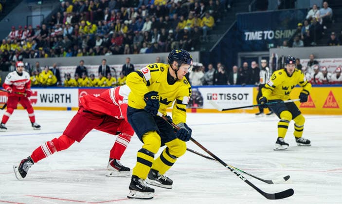 260517 Emil Heineman of Sweden during the 2026 IIHF Ice hockey, Eishockey World Championship, WM, Weltmeisterschaft match between Denmark and Sweden on May 17, 2026 in Fribourg. Photo: Jesper Zerman BILDBYRAN kod JZ JZ0716 ishockey ice hockey ishockey-vm 2026 vm 2026 iihf world championship danmark denmark sverige sweden bbeng Copyright: JESPERxZERMAN BB260517JZ024