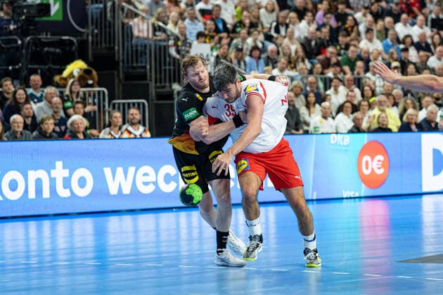 Mens Handball international match, Länderspiel, Nationalmannschaft Germany - Denmark. May 17, 2026 Tom Kiesler (Germany Deutschland, 30), Jacob Lassen (Denmark, 39), ; Mens Handball International Match, Germany - Denmark. May 17, 2026 Copyright: xBEAUTIFULxSPORTS Erlhofx