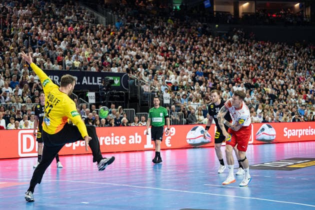 Mens Handball international match, Länderspiel, Nationalmannschaft Germany - Denmark. May 17, 2026 Emil Manfeldt Jakobsen (Denmark, 7), throws the 7-meter penalty against Andreas Wolff (Germany Deutschland, 33), ; Mens Handball International Match, Germany - Denmark. May 17, 2026 Copyright: xBEAUTIFULxSPORTS Erlhofx